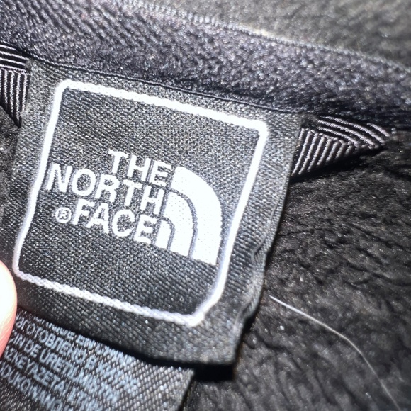The North Face Women's Osito Fleece jacket, Black, Size Medium, Soft, Warm - Picture 9 of 10